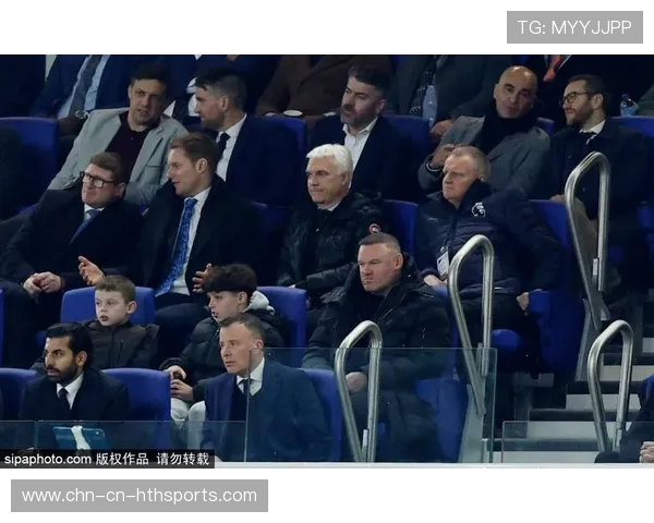 曼联全力备战热刺，赛季四强席位悬念重重